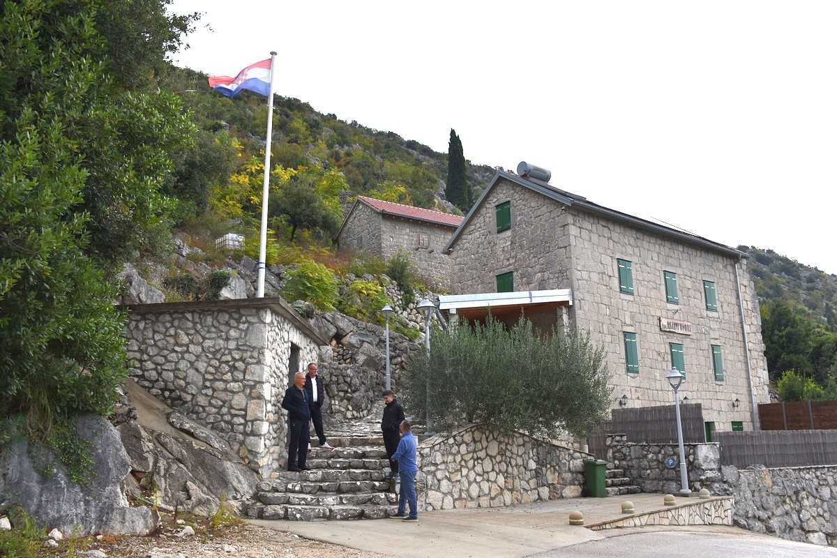 “Pasičini smo vratili dušu, otkrili su je i turisti, još da selo dobije struju i vodu…”