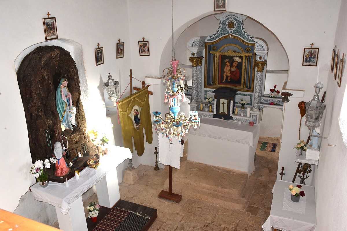 Mještani Staševice predvođeni fra Stipom Bešlićem u nemogućim uvjetima obnovili tri crkve