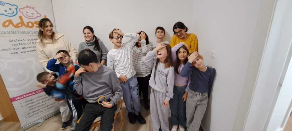 Održana radionica „Promicanje maritimne kulturne baštine grada Ploča” u Udruzi Radost