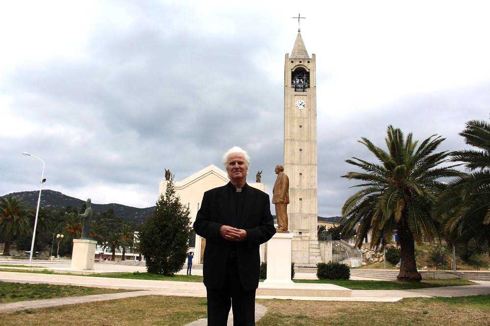 NA DANAŠNJI DAN: Ploče su bile jedini hrvatski grad bez crkve, sve dok svoj proročki govor nije održao don Petar Mikić