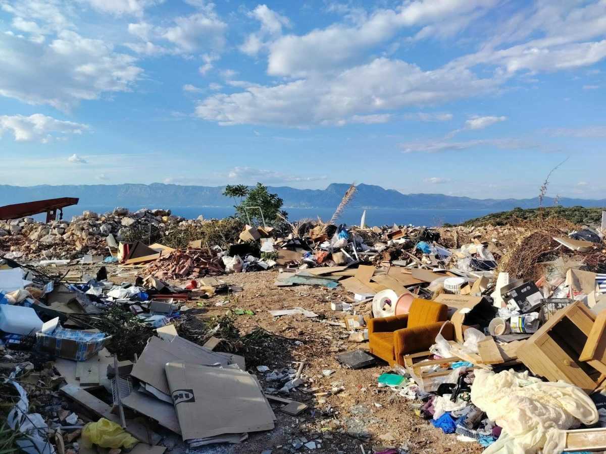 U Trpnju najljepši pogled na more pretvoren u pogled na smeće! Evo što kažu mještani, a što općinski načelnik