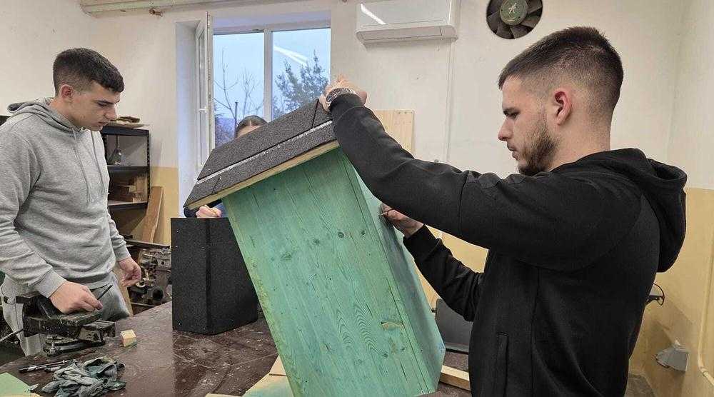 Pa, ovo je vrh! Mladi iz Zagori imaju top ideju – evo što su postavili na ulice; Ujević bi bio ponosan