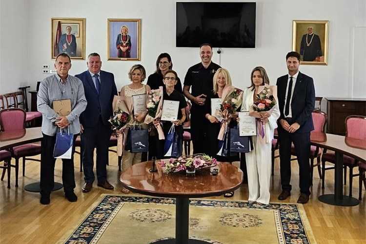 Dubrovačka prometna policije i ove je godine nagradila najuzornije vozače u prometu