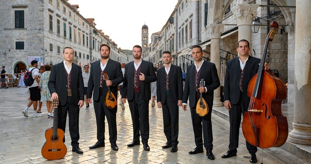Klapa Kaše nastupa u Metkoviću