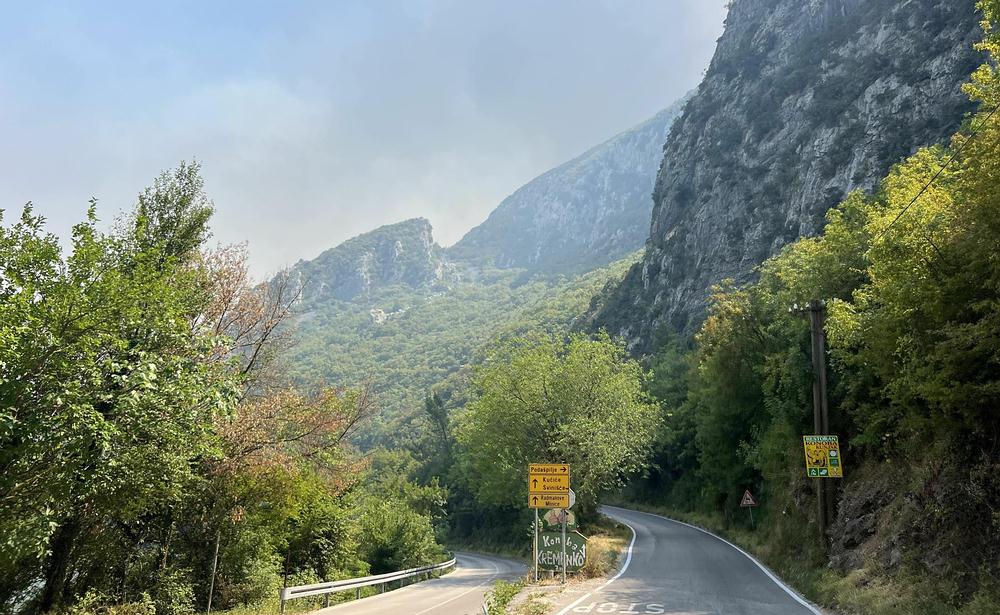Požar odnio život! Pronađeno tijelo na zgarištu, vatra opet buknula, kanaderi u zraku