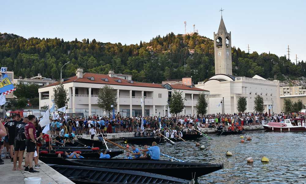 Udruga lađara Neretve poziva vlasnike plovila da ih uklone s plovnog puta na relaciji Metković-Ploče