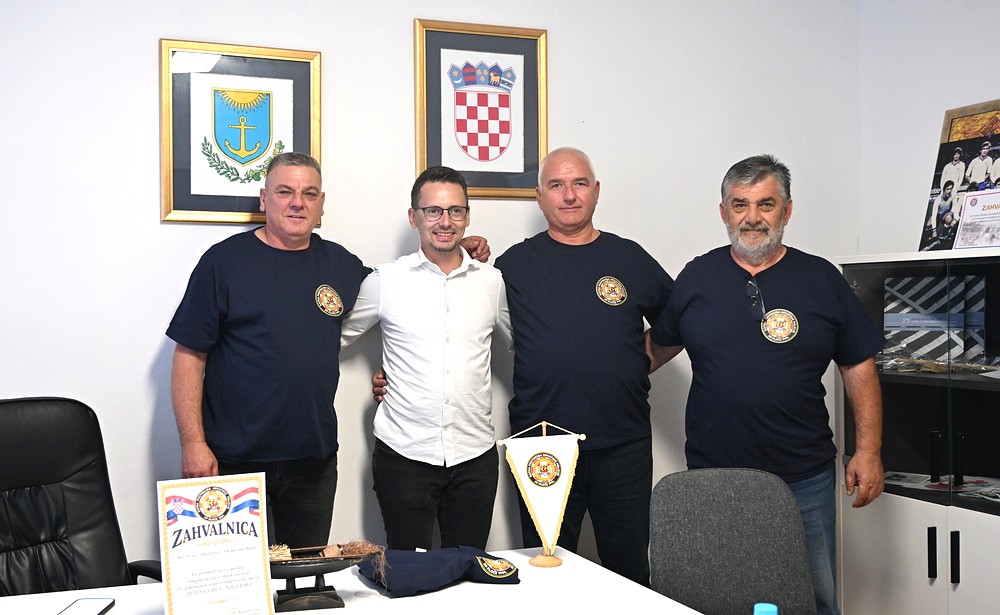 PRIPADNICI RATNE POLICIJE 1991. IZ PLOČA ZAHVALILI GRADONAČELNIKU ŠTO IH JE GRAD PREDLOŽIO ZA ODLIKOVANJE