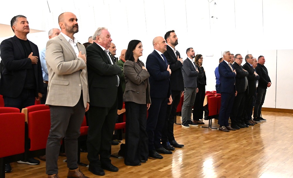 PLOČE: 37 GODINA PRVOG OO HDZ-a u HRVATSKOJ: DAMIĆ: VRIJEME SRCA I DUŠE, HRVATSKE DUŠE; ŠEKS OPLEO PO VUČIĆU, BULJU, GRMOJI, ANTIFAŽIZMU
