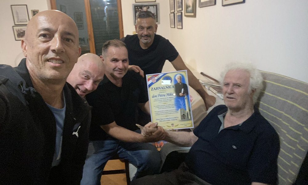 35 GODINA PRVIH HRVATSKIH ROČNIKA IZ PLOČA: Zahvalili don Petru Mikiću za nesebičan pastoralni rad i golemo domoljublje!