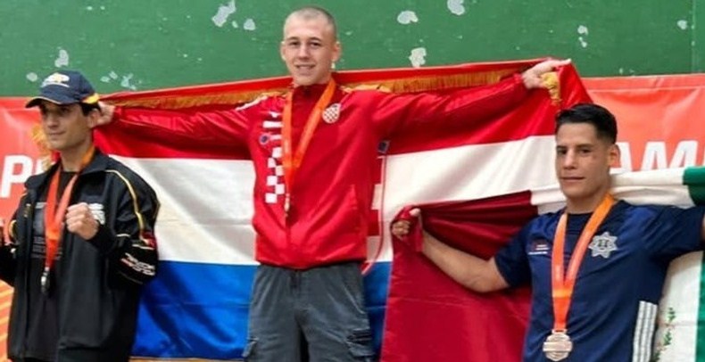 TRI BOKSAČA – TRI ZLATA – jedan od zlatnih je i policijski službenik PP Metković Vide Prkačin