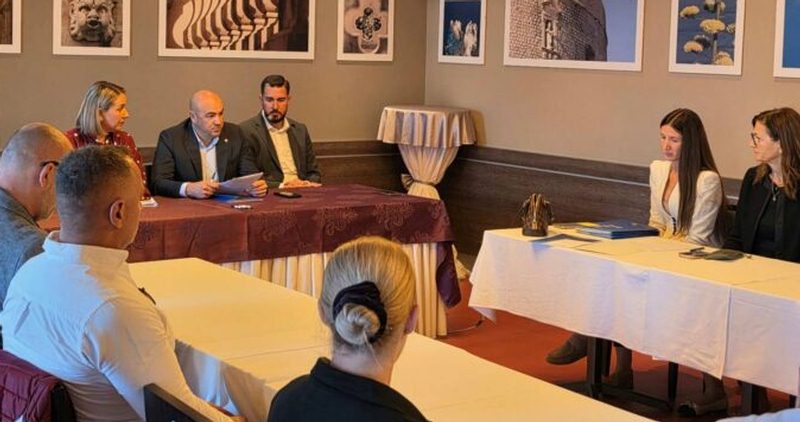 Župan Blaž Pezo uručio potpore za razvoj poljoprivredne proizvodnje