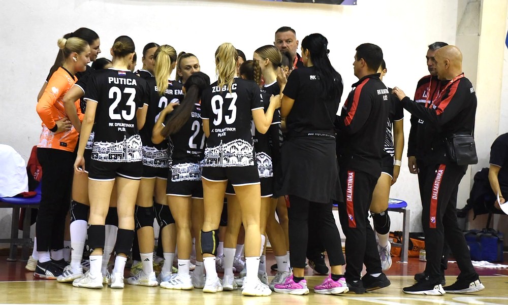 1. HRL (Ž), 6. kolo: SPLIT 2010 – DALMATINKA 18:31 (8:15)